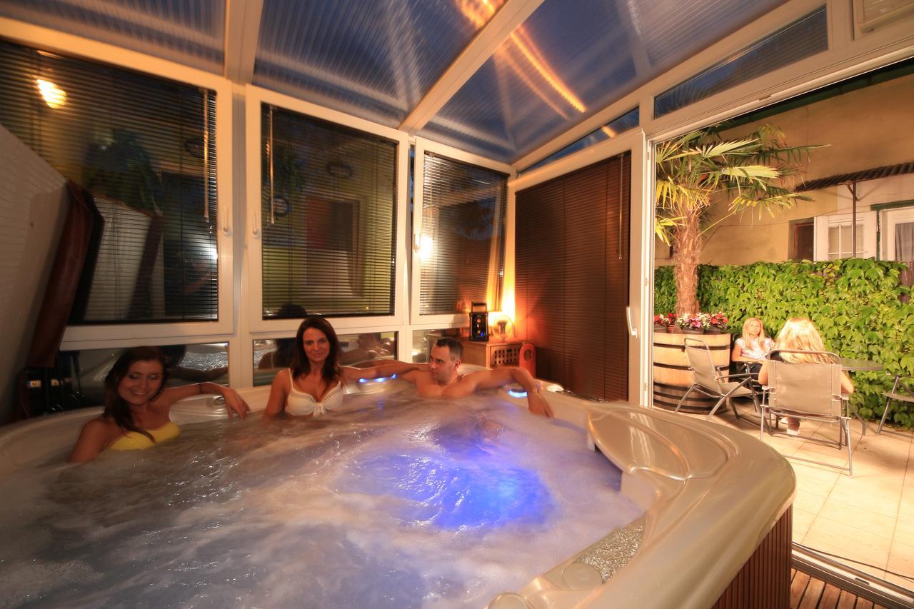 Bed and Breakfast Napraforgo Wellness Haz Es Panzio Pětikostelí Exteriér fotografie